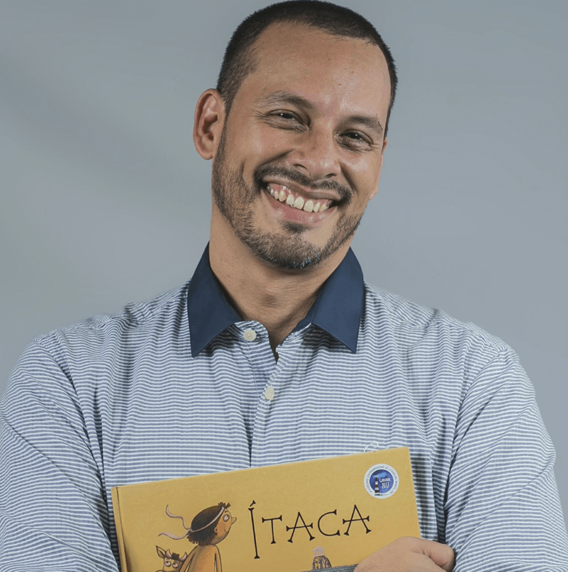 Alberto Sánchez Argüello: “Es inutil satanizar las pantallas y el internet, en todo caso debemos estimular que el niño y la niña tengan la libertad para escoger las lecturas que les gusten, estimular el placer de la lectura.”